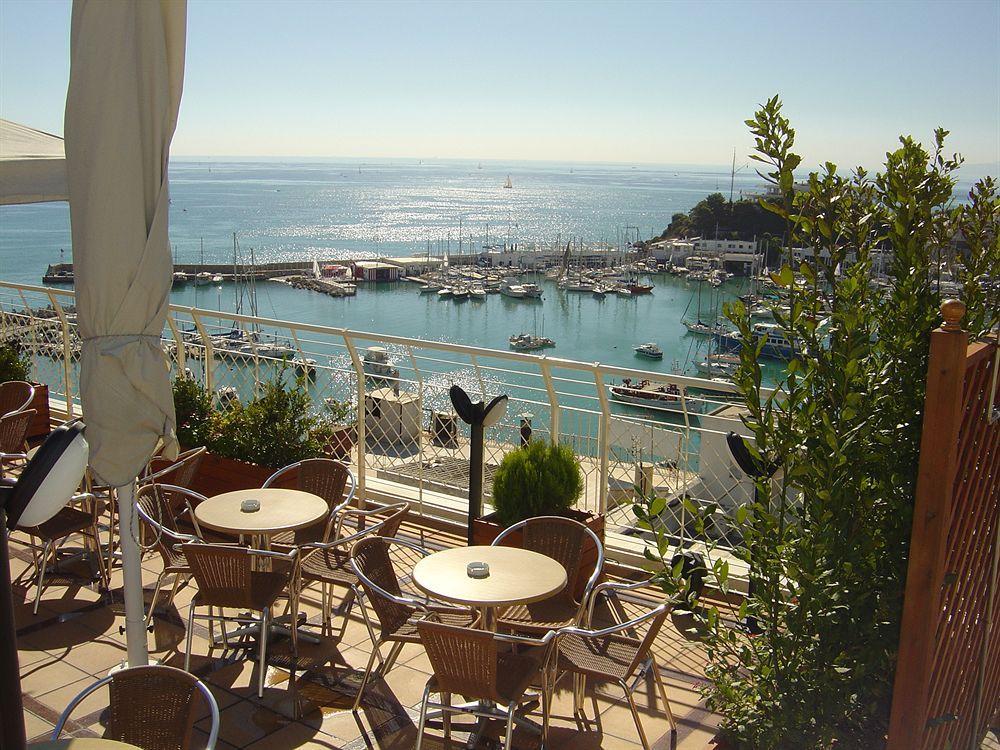 Hotel Mistral Piraeus Restoran gambar